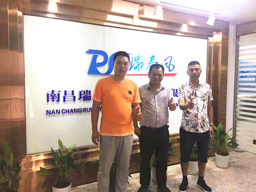 瑞泰風(fēng)環(huán)?？照{(diào)-千里探望華中團(tuán)隊(duì)，吹響廠房車間通風(fēng)降溫沖鋒號(hào)