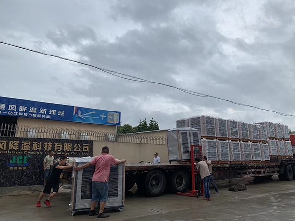 燃燒吧,瑞泰人!臺(tái)風(fēng)來襲,東莞車間降溫通風(fēng)工程公司瑞泰風(fēng)“頂風(fēng)作案”還在搶出貨!