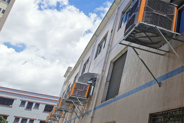 快找瑞泰風江門工廠通風降溫設備廠家給您工廠降溫吧