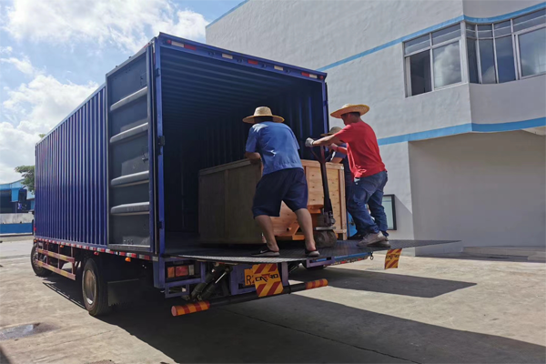 瑞泰風車間降溫設(shè)備廠家出貨實拍圖